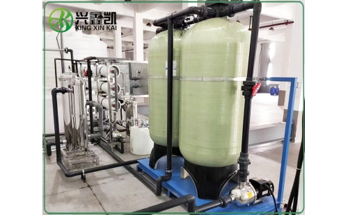 軟水器樹(shù)脂的再生頻率對其使用壽命有何影響？-杭州鑫凱